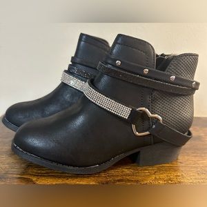 Pop Little Girls Black Enchanting Block Heel Bootie NWT Size 1